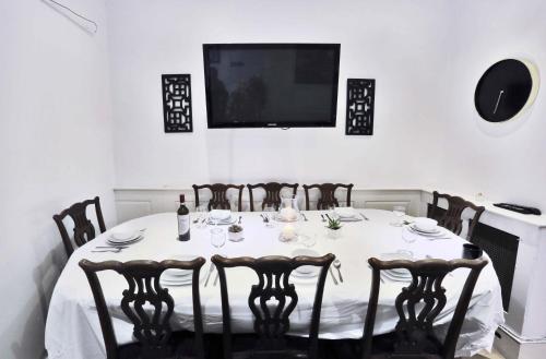 Magical & Charming 8 rooms Covent Garden TownHouse - image 4