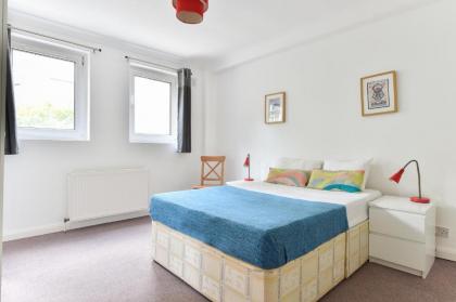 Regents Canal Apartments - image 19