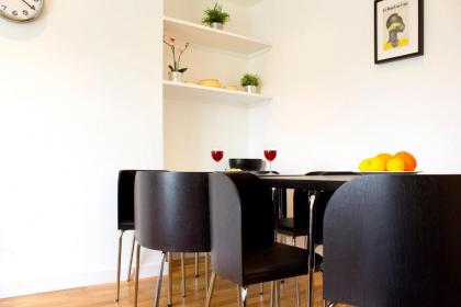 Regents Canal Apartments - image 4