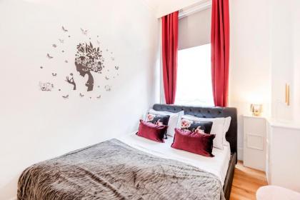 OFF Covent Garden SUPERB SPACIOUS BRIGHT LUXXE DESIGN HOME- YOUR WISH GRANTED! - image 4