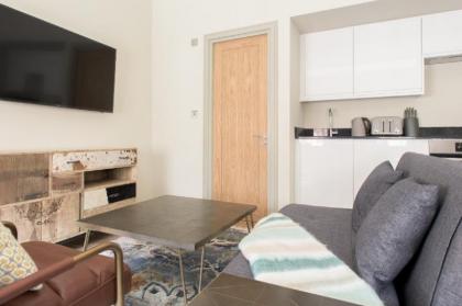 the Soho Loft   Elegant  modern 1BDR in Soho 
