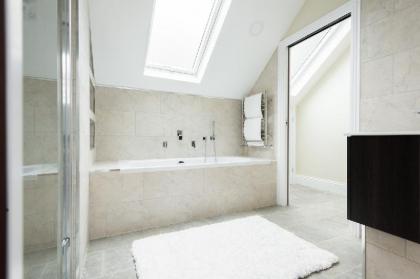 The Soho Studio - Modern & Bright 2BDR in Central London - image 5