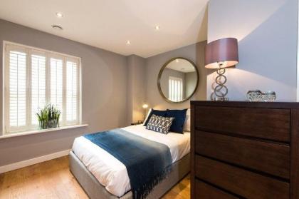 The Sweet Mews - Big & Bright 4BDR Mews Home in Ideal Location - image 2
