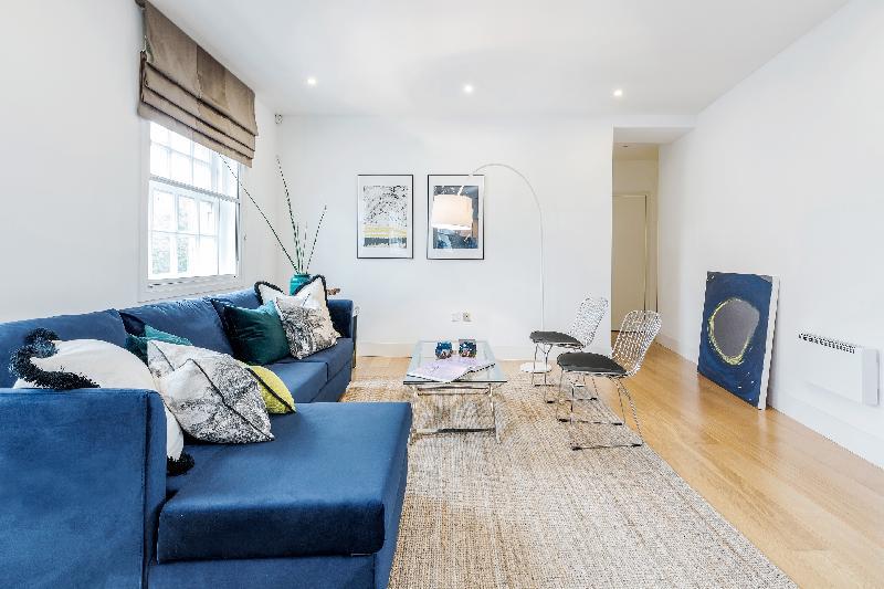 Stunning Artist 2BR Flat on Kensington High Street - image 2