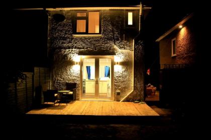 A Modern Comfy Newly Remodeled 2bd House - image 15
