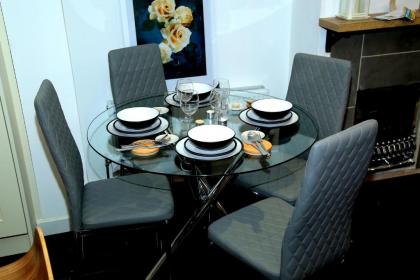 A Modern Comfy Newly Remodeled 2bd House - image 5