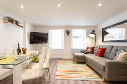 (m02) Beautiful 2Bed patio apartment in Kensington - image 8