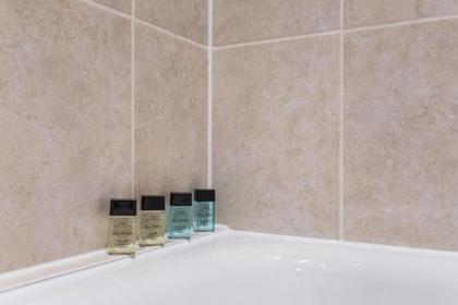 All2Stay South Kensington Apartment - image 2