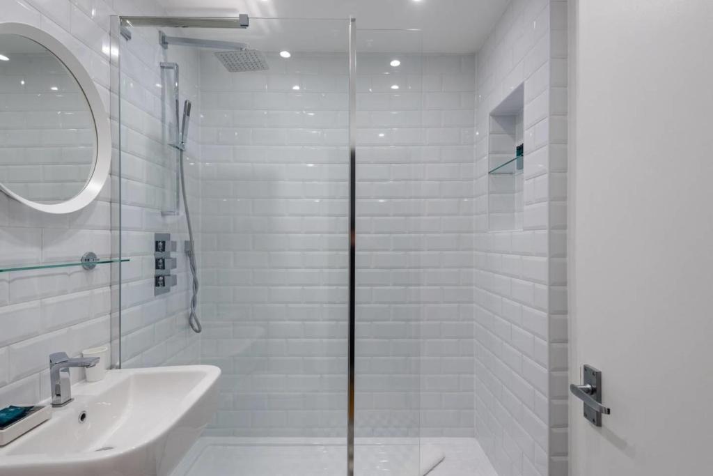 GuestReady - 1BR Flat Ideally Located In Zone 2 Fits 3 - image 4