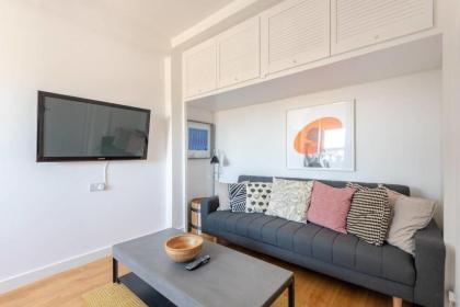 GuestReady - 1BR Flat Ideally Located In Zone 2 Fits 3 - image 5