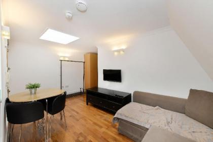 Kensington Comfort Apt 13 - Deluxe 1 BR