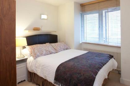 Shavers Place Flat 2 - image 5