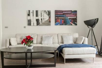 Modern 1BR Period Property in Kensington - image 10