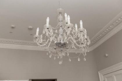 Modern 1BR Period Property in Kensington - image 5