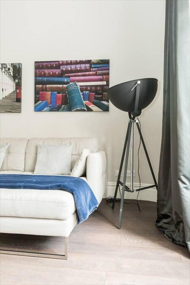 Modern 1BR Period Property in Kensington - image 7