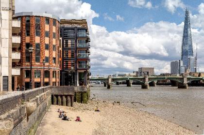 Locke at Broken Wharf - image 4