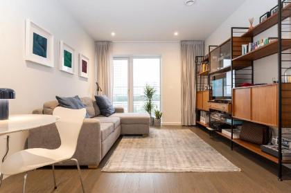 Stunning contemporary apartment 10min Kings Cross - image 5