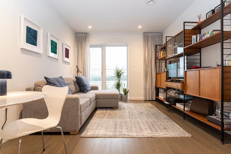 Stunning contemporary apartment 10min Kings Cross - image 5
