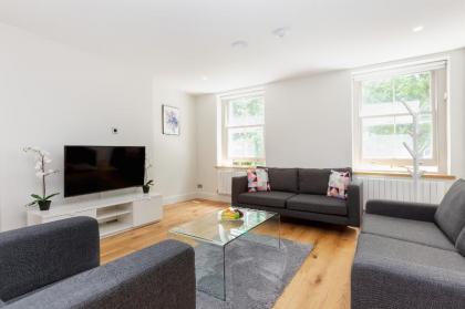  SOHO   BEAUtIFUL 2BR IN tHE HEARt OF FItZROVIA  