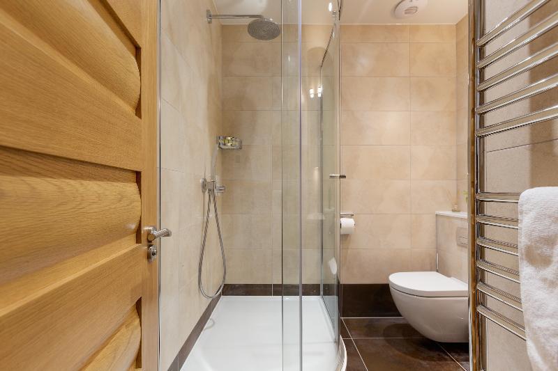  SOHO - BEAUTIFUL 2BR IN THE HEART OF FITZROVIA  - image 3
