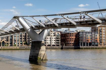 Locke at Broken Wharf - image 16