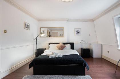  Gorgeous Hyde Park Studio #5 