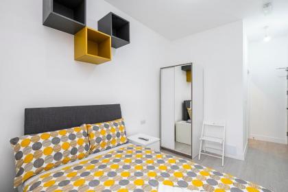 En Suite Rooms TUFNELL PARK - image 16