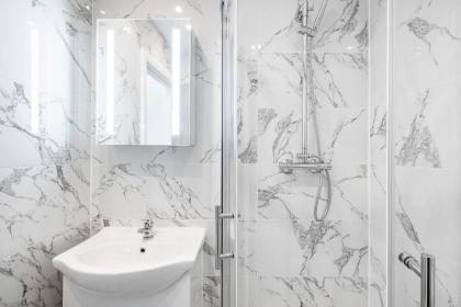 En Suite Rooms TUFNELL PARK - image 19
