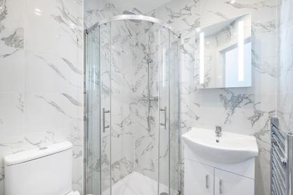 En Suite Rooms TUFNELL PARK - image 5