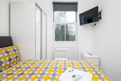 En Suite Rooms TUFNELL PARK - image 6