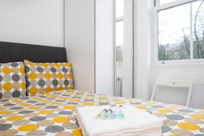 En Suite Rooms TUFNELL PARK - image 8