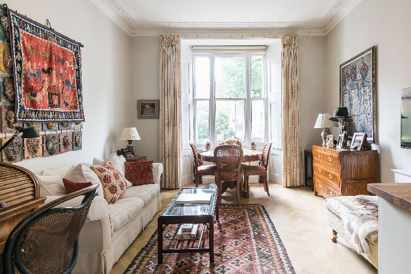 Distinctive Kensington 1-bed flat - main image