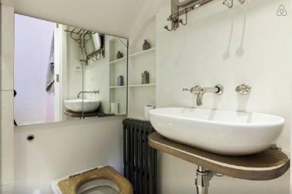 Retreat to a Stylish Flat in Chelsea - image 3