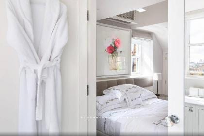 Pocket Full of Pearls – Fantastic Duplex Penthouse