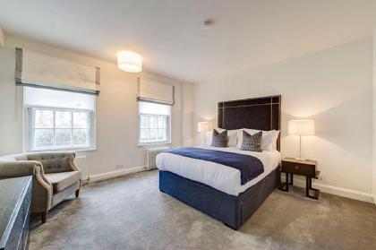 Two Bed Flat in Fashionable Chelsea London
