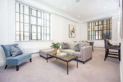 Luxury 1 Bed Apartment by the River - image 15