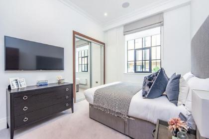 Luxury 1 Bed Apartment by the River - image 6