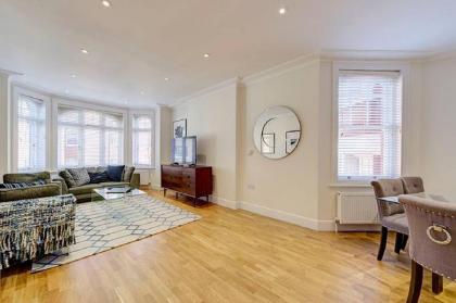 Bright Three Bedroom Apartment in Hammersmith - 37 - image 13