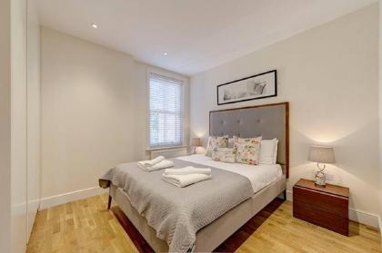 Bright Three Bedroom Apartment in Hammersmith - 37 - image 9