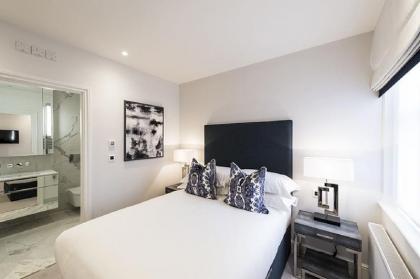 Designer 3 Bed Apartment with Balcony - 140 - image 16
