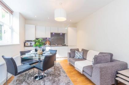 Two Bedroom Apartment in Hammersmith (201A) - image 15