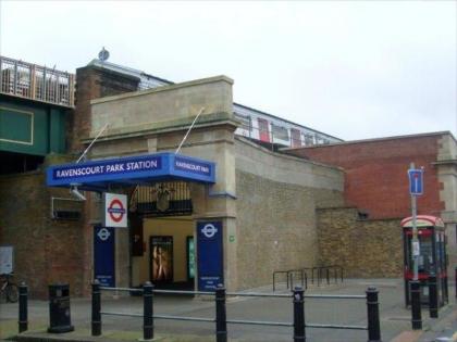 Two Bedroom Apartment in Hammersmith (201A) - image 17