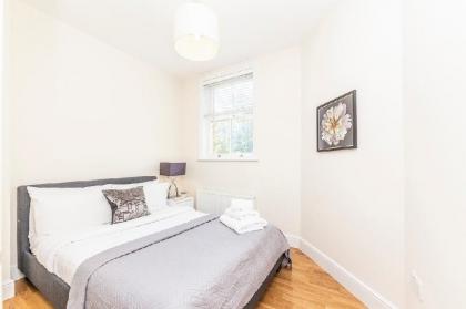Luxury Two Bedroom Apartment in Hammersmith - 209A - image 11