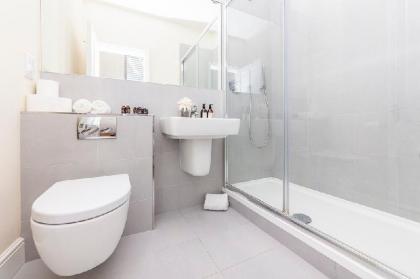 Luxury Two Bedroom Apartment in Hammersmith - 209A - image 13