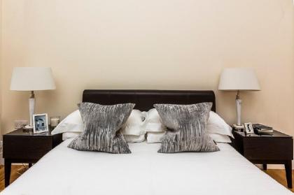 Luxury Two Bedroom Apartment in Hammersmith - 209A - image 17