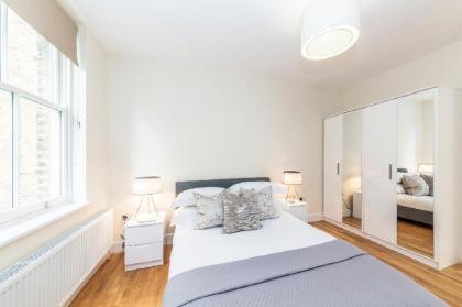 Modern Two Bedroom Apartment in Hammersmith  -205A - image 11