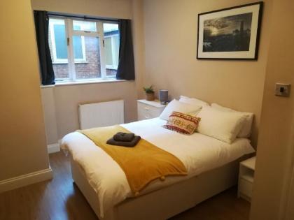 One-bedroom flat next to Barbican Station