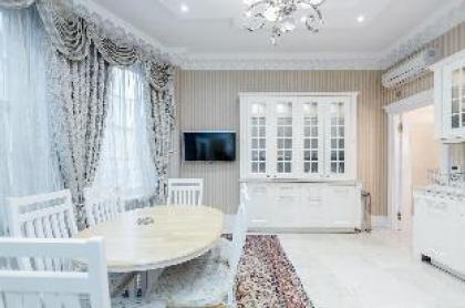 Palatial apartment Mayfair London - image 5