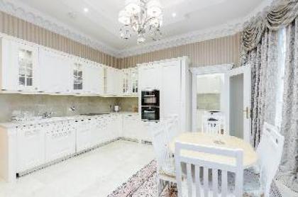 Palatial apartment Mayfair London - image 9