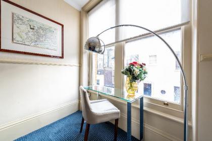 41 Draycott Pl - image 2